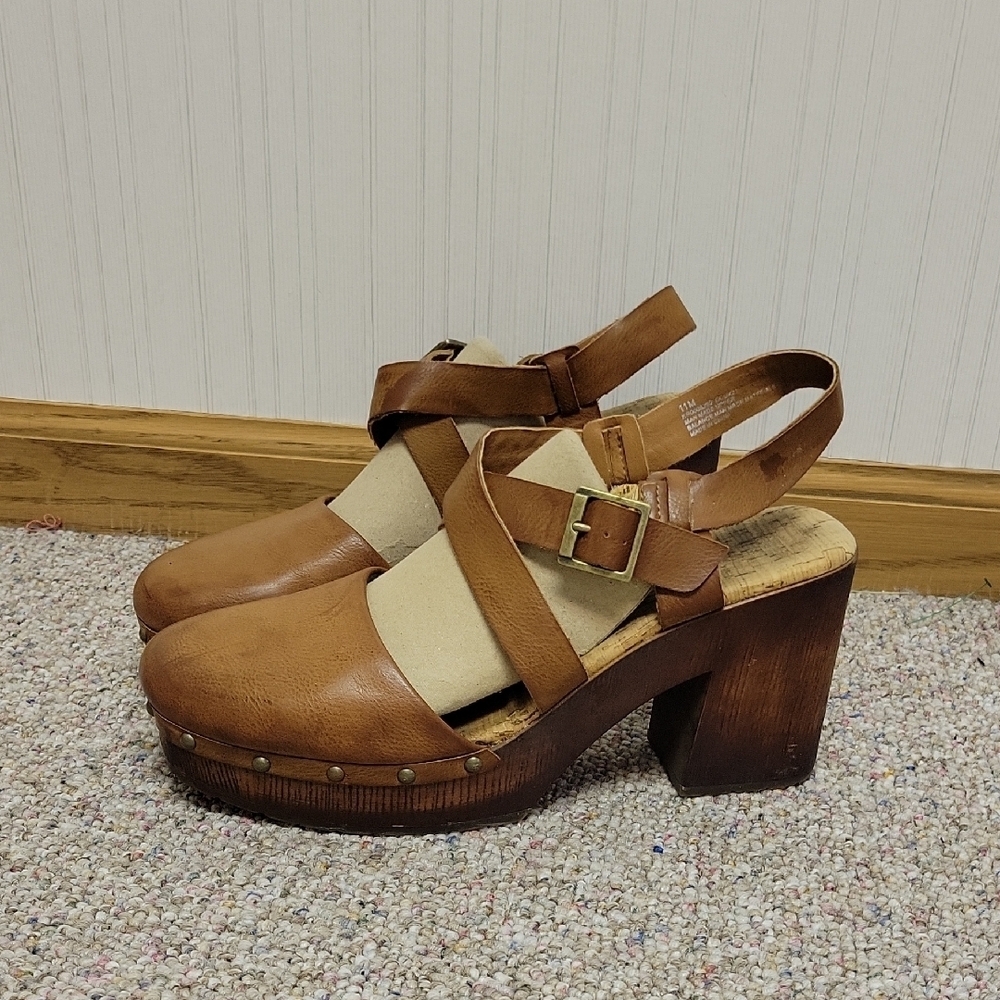 Korks, Women's Wendy Brown Platform Clogs, Sz 11. Pre-Owned